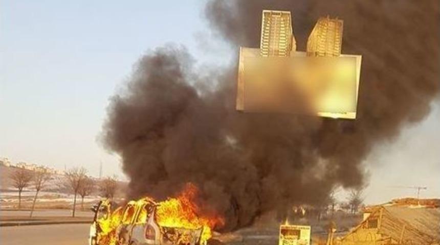 Başkent&rsquo;te Otomobil Cayır Cayır Yandı