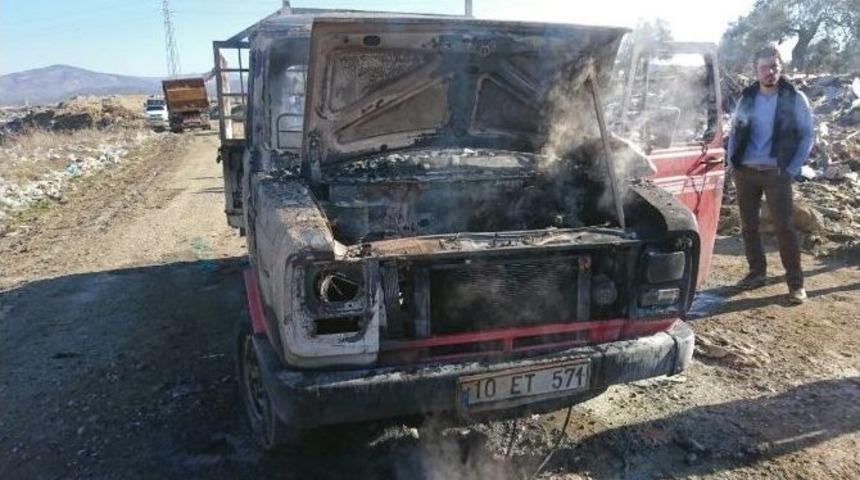 Kamyonet Alevlere Teslim Oldu