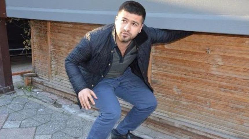 Kafeden Televizyon Hırsızlığı Kamerada