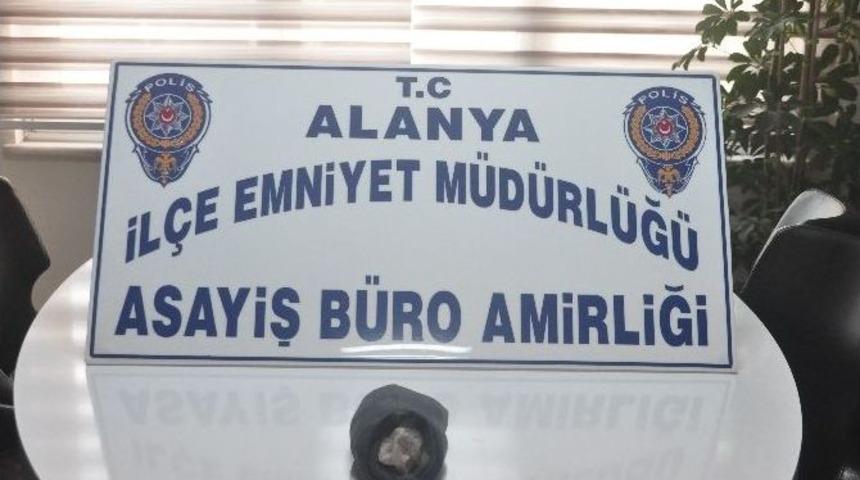 Yolcu Otob&uuml;s&uuml;n&uuml;n Bagajından 450 Gram Eroin &Ccedil;ıktı