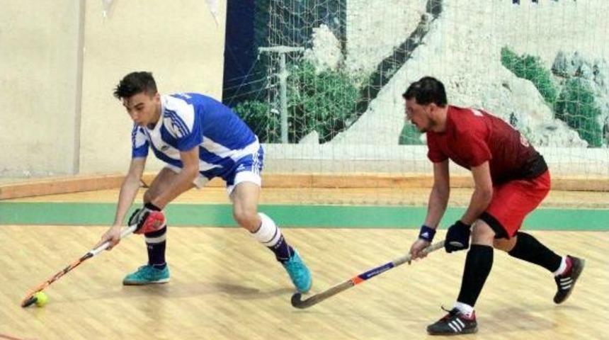 Alanya&rsquo;Da Salon Hokeyi S&uuml;per Ligi M&uuml;sabakaları Başladı