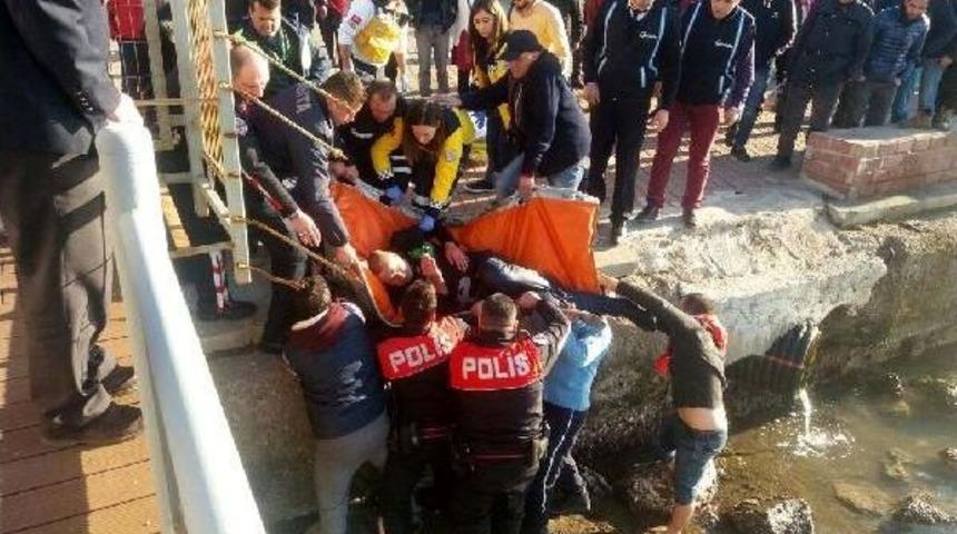 &Ouml;l&ccedil;&uuml;m Yaparken, Denize D&uuml;şen Kişiyi Fark Edip Kurtarıldı