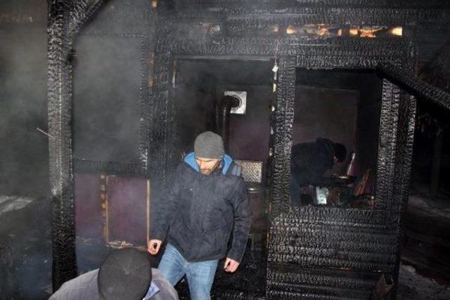 T&uuml;rbede Y&ouml;resel &Uuml;r&uuml;n Satılan 8 D&uuml;kkan Yandı 2