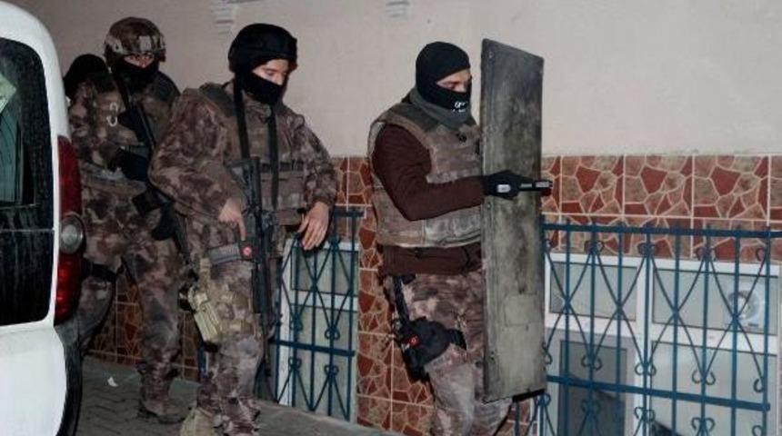 Sultangazi'de Helikopter Destekli Ter&ouml;r Operasyonu