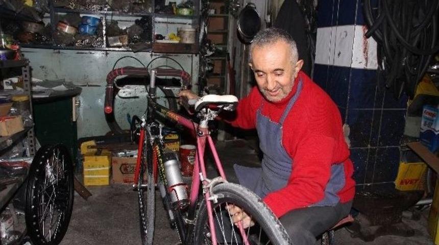 Hatay’da 40 Yıllık Bisiklet Doktoru Elektrikli Bisikletlere Direniyor