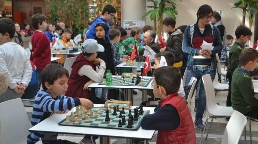 L&uuml;leburgaz&rsquo;da Satran&ccedil; Şenliği