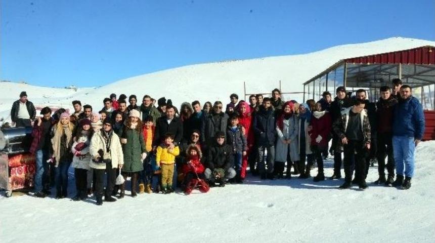 Pursaklar&rsquo;ın Gen&ccedil;leri Kayağın Keyfini &Ccedil;ıkarttı