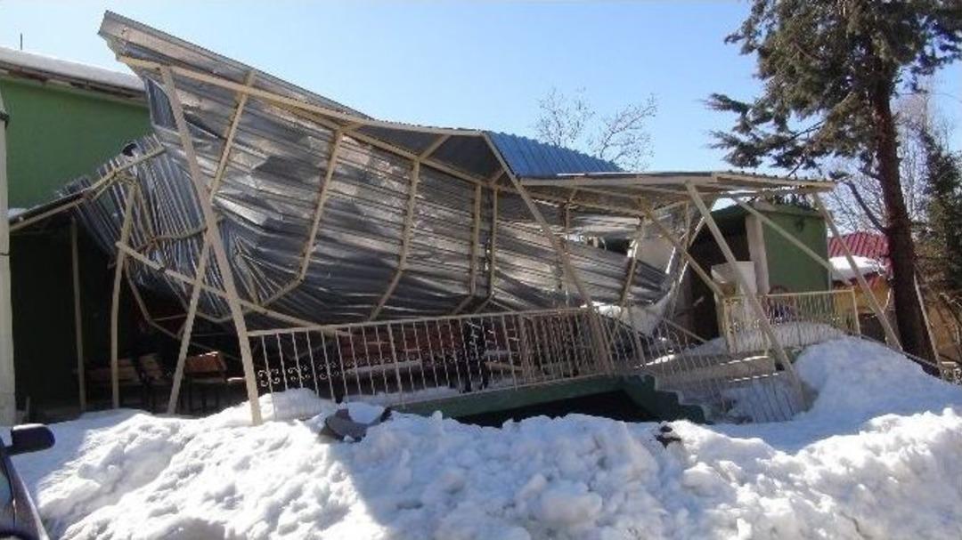 Kar Yağışı Bitti, Esareti Kaldı