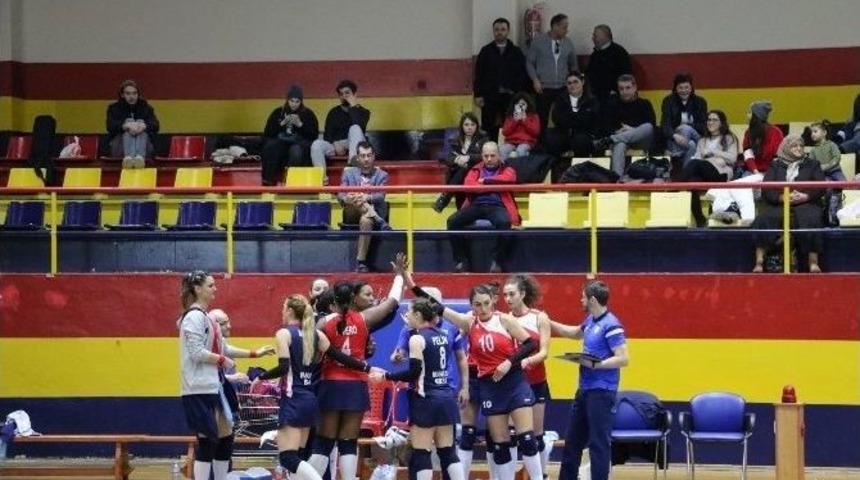 Manisa&rsquo;nın Sultanları Galibiyet Serisini S&uuml;rd&uuml;rd&uuml;