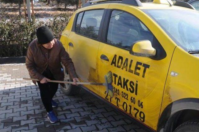 Gaziantep'in Tek Kadın Taksi Şoförü