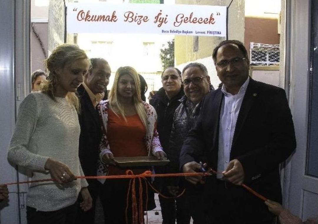 Romanların İlk Sergisi A&ccedil;ıldı