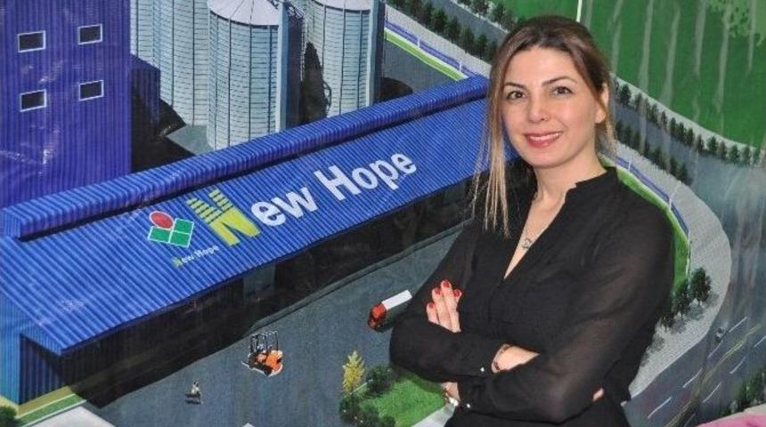 Dış Ticaret Uzmanı Lale Dur