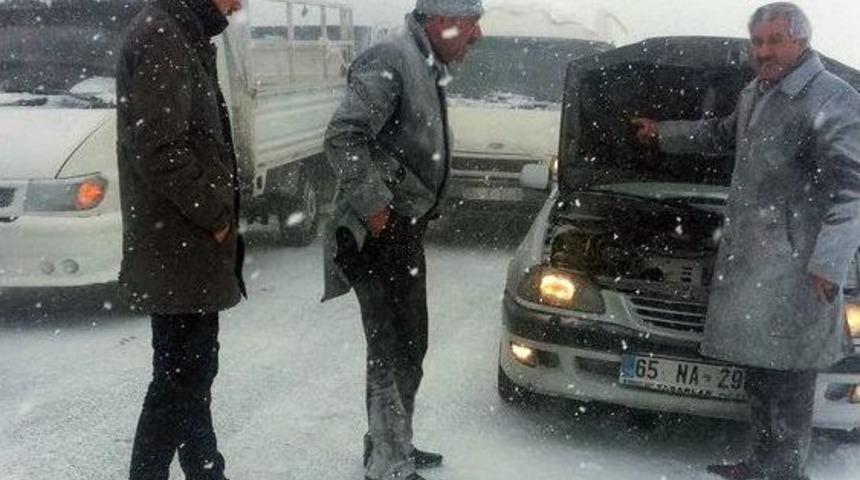 Van-hakkari Karayolu Kapandı