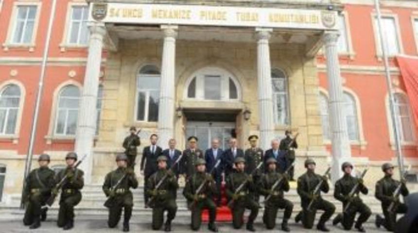 Edirne Valiliğinden &lsquo;t&ouml;ren Mangası İle Fotoğraf&rsquo; A&ccedil;ıklaması