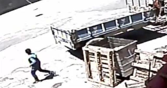 Suriyeli &Ccedil;ocuğun Kasten &Ccedil;ıkardığı Yangın Hayatlarını Yaktı 3