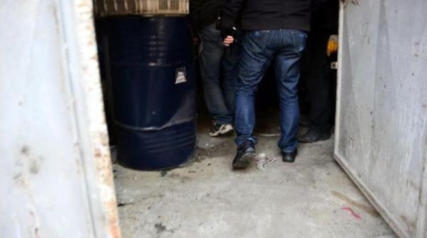 Adana'da Ş&uuml;pheli Kimyasal Varil Baskını