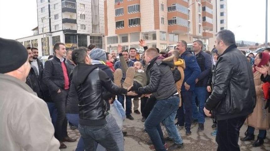 Tokat&rsquo;ta Asker Adayları Birliklerine Uğurlandı