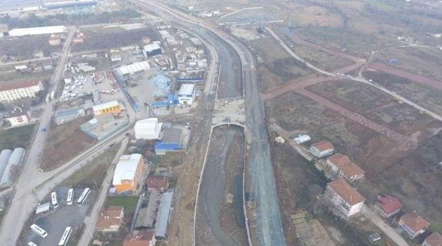 G&ouml;lc&uuml;k Hisar Deresi K&ouml;pr&uuml;l&uuml; Kavşağı&rsquo;nda İnşaat Devam Ediyor