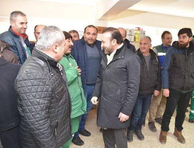 İzmit Belediyesinde Toplu Doğum G&uuml;n&uuml; Kutlaması 1