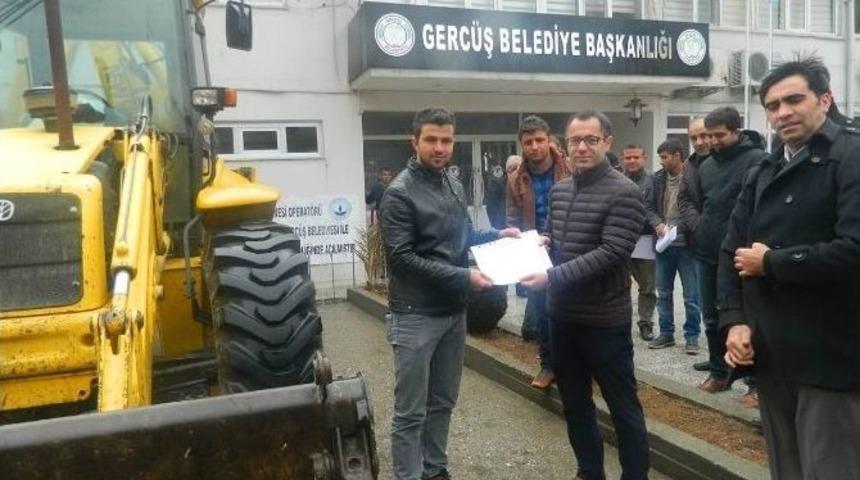 İş Makinesi Operat&ouml;rl&uuml;k Kursiyerleri Belge Aldı