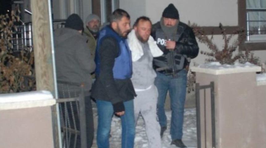 Ka&ccedil;ırılan Kız &Ccedil;ocuğunu Polis Kurtardı