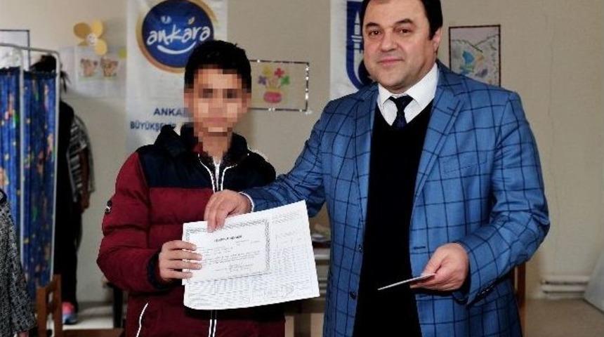 Ankara B&uuml;y&uuml;kşehir Belediyesinden, Yetim &Ccedil;ocuklara Karne Hediyesi