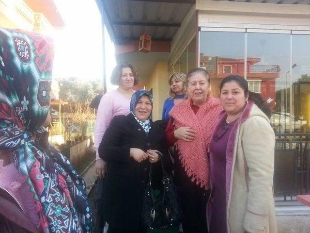 Bozdoğanlı Ak Kadınlar Yaşlıları Ziyaret Etti 2