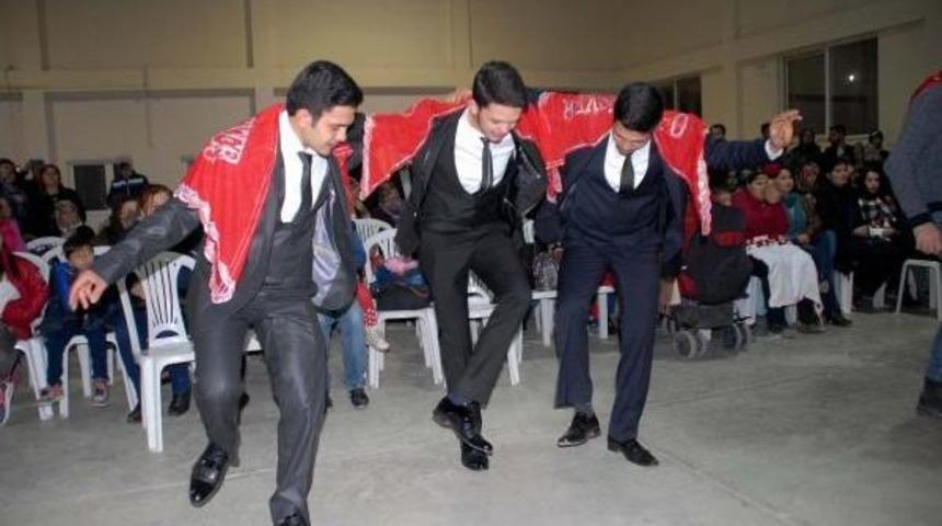 Askere Gidecek &Uuml;&ccedil;&uuml;z Kardeşlere Moral Gecesi