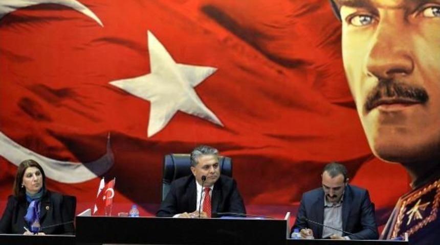 Antalya'daki 16 &Ouml;ğrenci Yurdundan 3'&uuml; Standartlara Uygun &Ccedil;ıktı