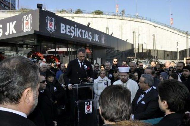 Seyfi Karaca Için Vodafone Arena'da Tören Düzenlendi