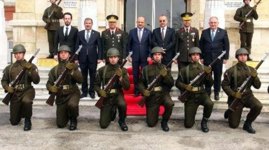 Edirne&rsquo;De Askere &lsquo;Diz &Ccedil;&ouml;kt&uuml;rme&rsquo; Tartışması