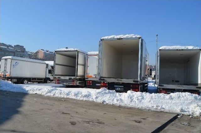 Trabzon Toptancı Balık Hali 20 Yılın En Verimsiz G&uuml;n&uuml;n&uuml; Yaşadı 2