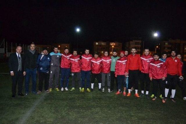 Bakan Yeğeninden Bilecikspor Antrenmanı Baklavalı Ziyaret 1