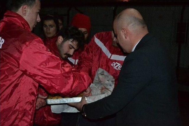 Bakan Yeğeninden Bilecikspor Antrenmanı Baklavalı Ziyaret 3