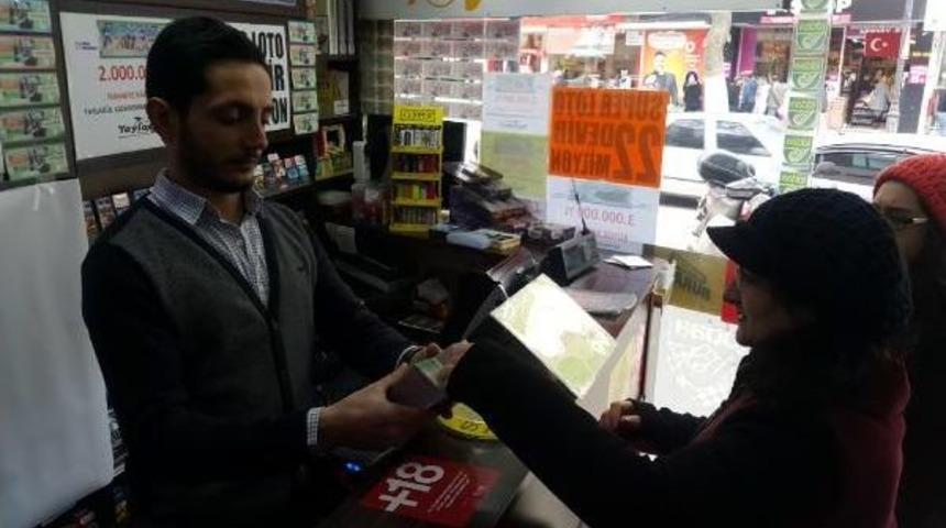 Asgari &Uuml;cretli Iş&ccedil;iye Milli Piyango'dan B&uuml;y&uuml;k Ikramiye &Ccedil;ıktı