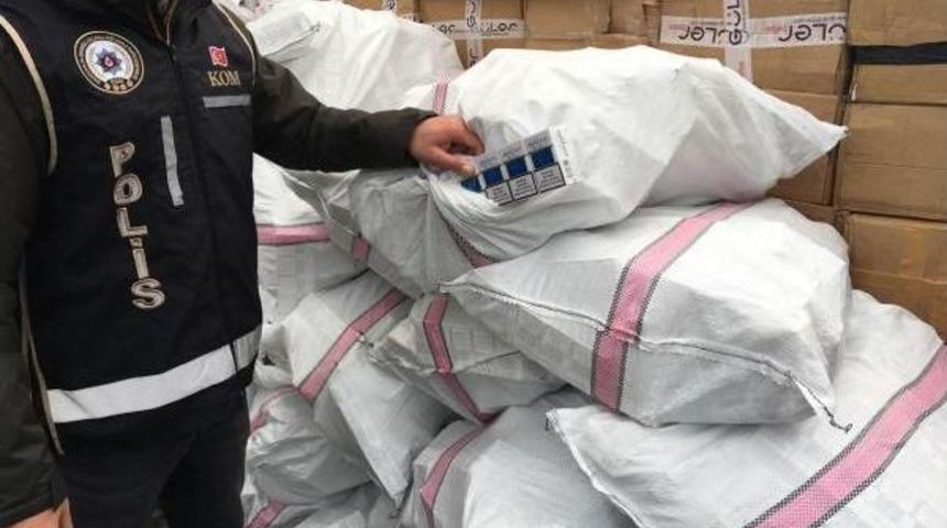 Sultangazi'de Ka&ccedil;ak Sigara Operasyonu: 2 Kişi Tutuklandı