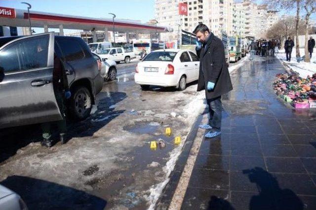 Diyarbakır'da Polis Noktasının Yanında Pompalıyla Rastgele Ateş Açıldı