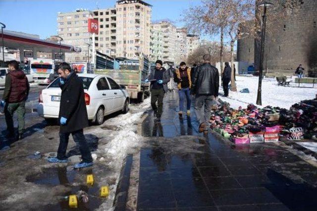 Diyarbakır'da Polis Noktasının Yanında Pompalıyla Rastgele Ateş Açıldı