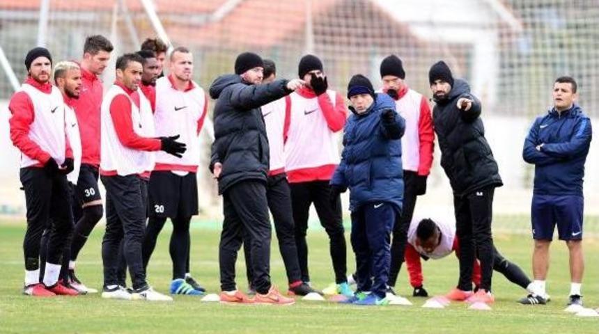 Antalyaspor Teknik Direkt&ouml;r&uuml; &Ccedil;alımbay Kariyer Rekorunu Kırdı