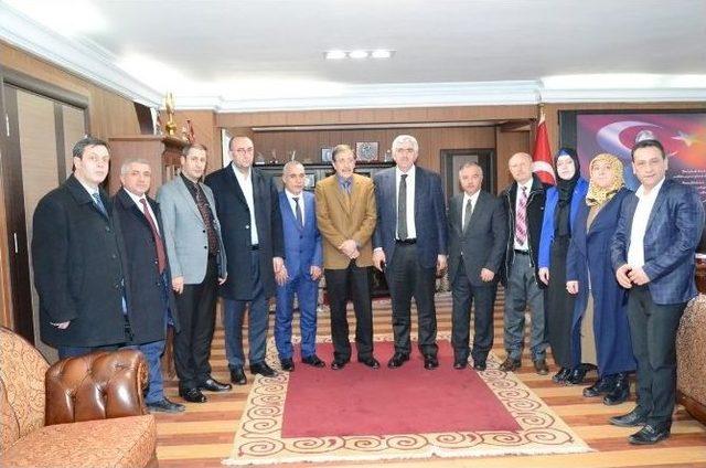 Ak Parti İl Başkanı &Ouml;z, Belediye Başkanı Bulutlar&rsquo;ı Ziyaret Etti 1