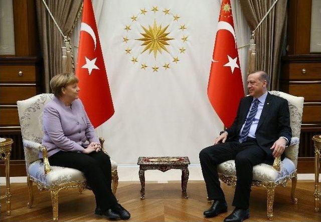 Cumhurbaşkanı Erdoğan, Şansölye Merkel’i Kabul Etti