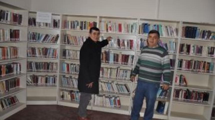 Halk K&uuml;t&uuml;phanesinde 15 Bin 212 Kişi Kitap Okudu