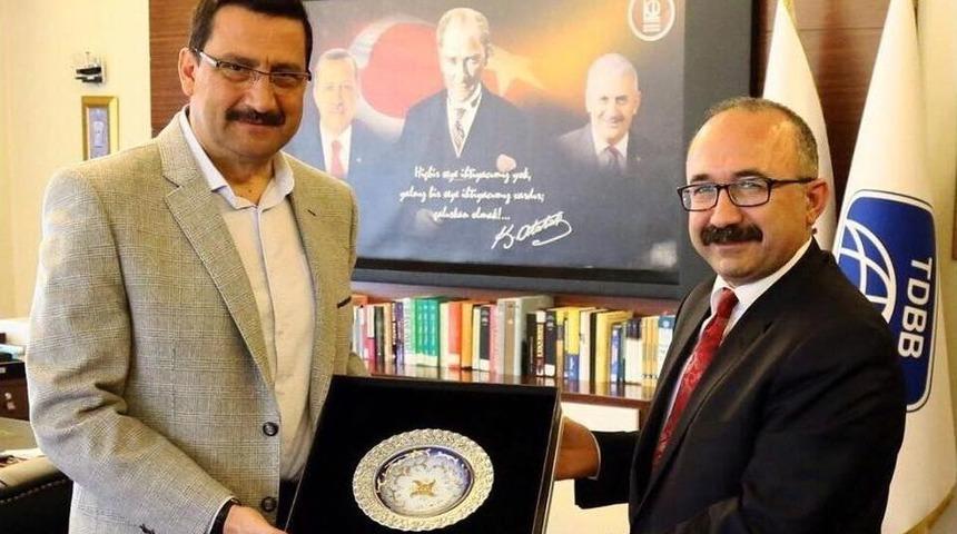 T&uuml;mbulsevder&rsquo;den Ke&ccedil;i&ouml;ren Belediye Başkanı Mustafa Ak&rsquo;a Teşekk&uuml;r Ziyareti