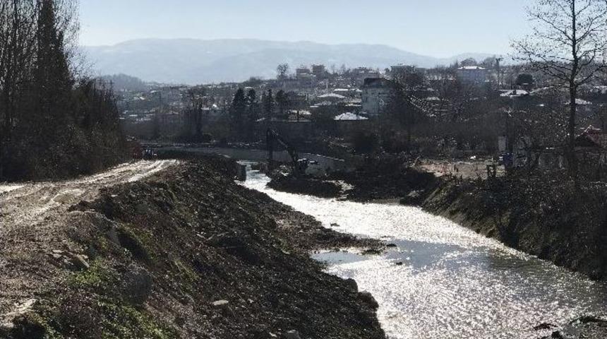 &Ccedil;uhallı Deresi Islahına Başlandı