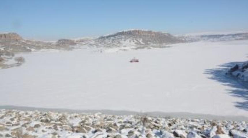 Aksaray&rsquo;da Mamasın Barajı Buz Tuttu