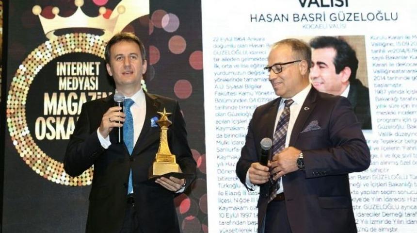 &rsquo;yılın Valisi&rsquo; &Ouml;d&uuml;l&uuml; Kocaeli Valisi G&uuml;zeloğlu&rsquo;na