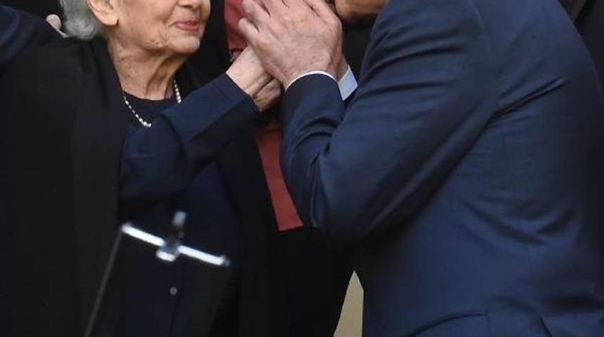 Fotoğraflar // Kılı&ccedil;daroğlu, Celal Bayar'ın Kızı Nil&uuml;fer G&uuml;rsoy'u Ziyaret Etti