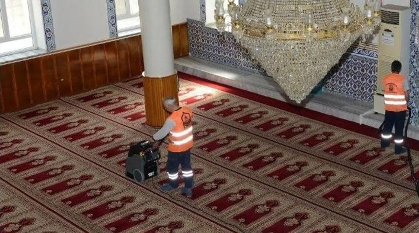 Yıldırım&rsquo;da Cami Temizliği