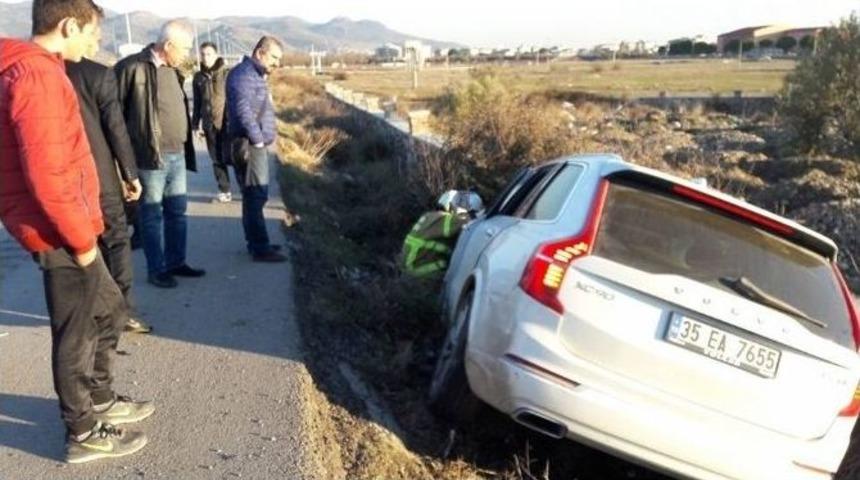 Ayvalık&rsquo;ta Trafik Kazası: 3 Yaralı