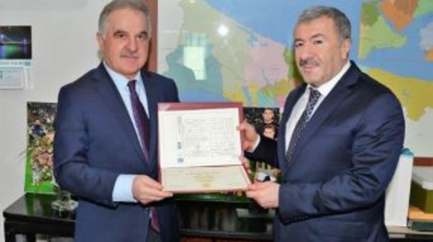 Emniyet M&uuml;d&uuml;r&uuml; &Ccedil;alışkan Doktor Unvanını Aldı